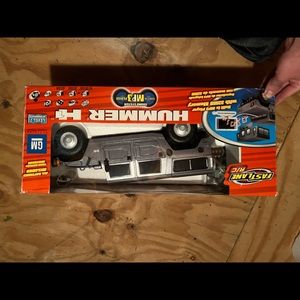 Hummer H1 R/C car with mp3
